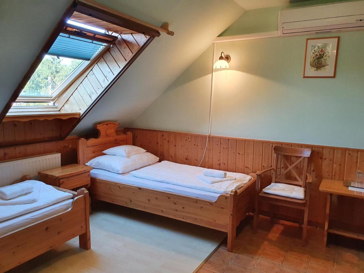 Bozi Rozi Panzio Otel Fertőboz Dış mekan fotoğraf