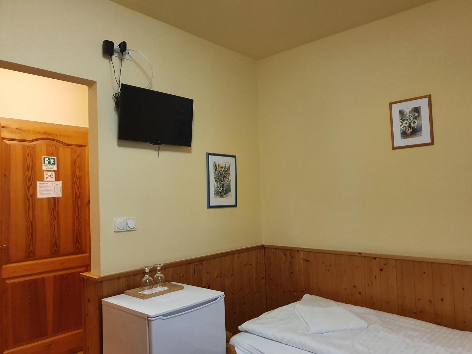 Bozi Rozi Panzio Otel Fertőboz Oda fotoğraf